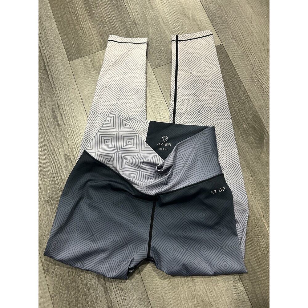 AR 33 Women's Athletic Leggings Ombré Alpha High Waist Size Small